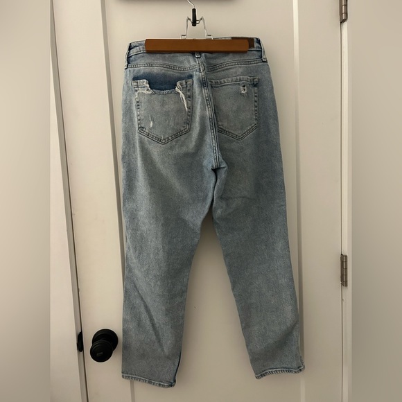 HOLISTER CURVE HIGH RISE MOM JEANS SIZE 27/5 - Picture 4 of 4